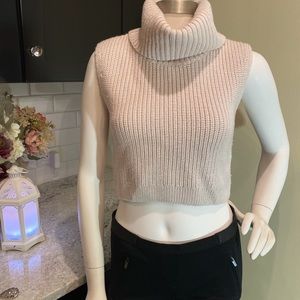 BCBG CROP SWEATER SZ XS